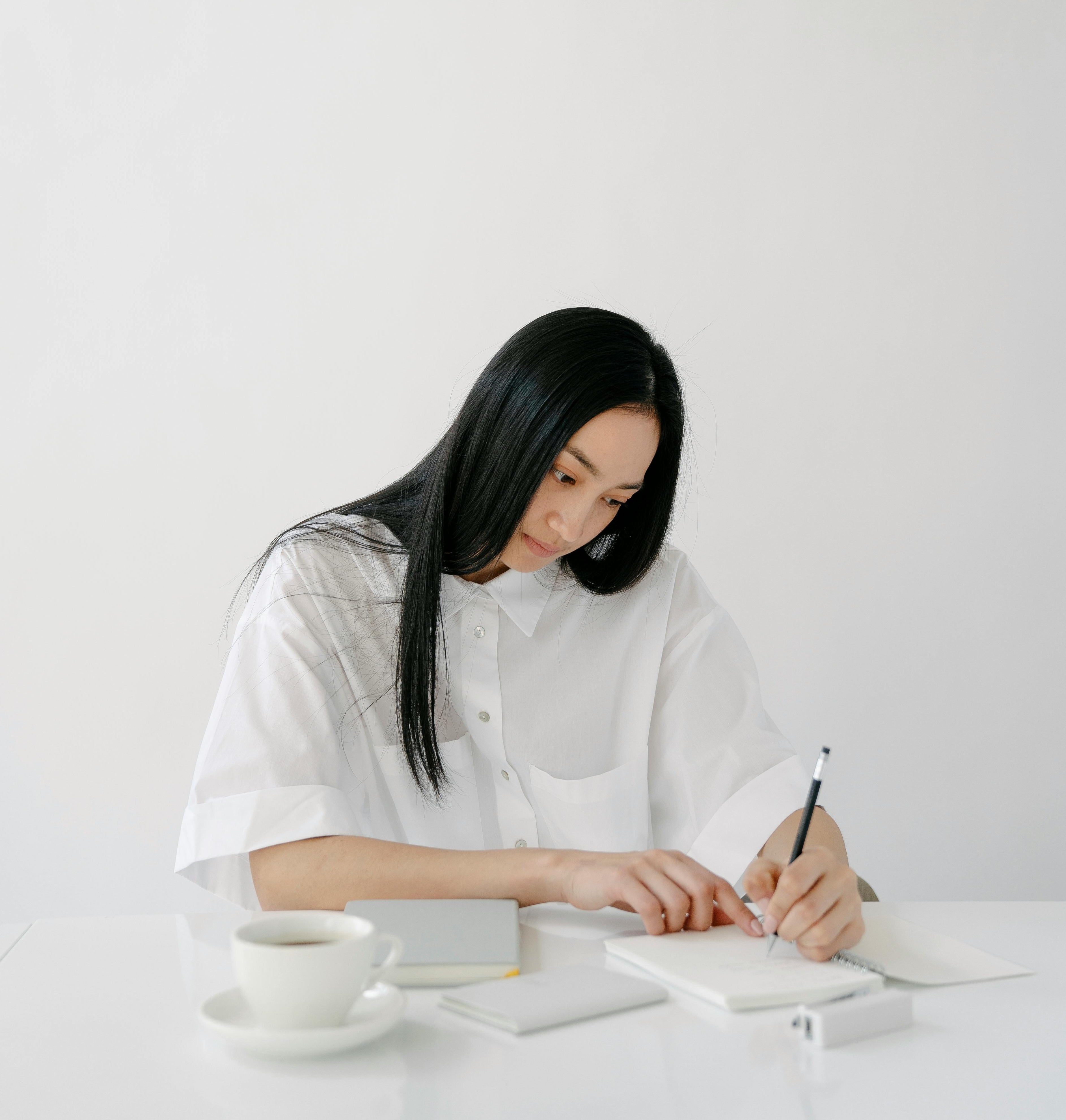 Morning Journaling Prompts to Start Your Day Off Right
